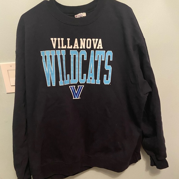Champion Tops - Villanova wildcat sweatshirt